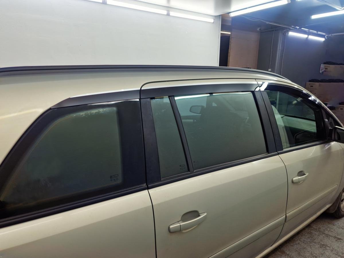 Дефлекторы окон 2D с хром накладками 8 шт. для Opel Zafira B Рестайлинг