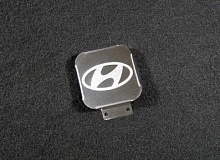 Заглушка на фаркоп с логотипом Hyundai для Hyundai Staria