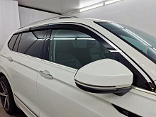 Дефлекторы окон 2D с хром накладками 6 шт. под наклоном для Volkswagen Tiguan II Рестайлинг